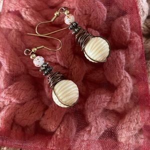 🌺 Beautiful hanging earrings - pierced ears